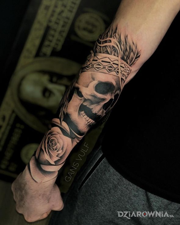 Tatuaż czaszza - kwiaty