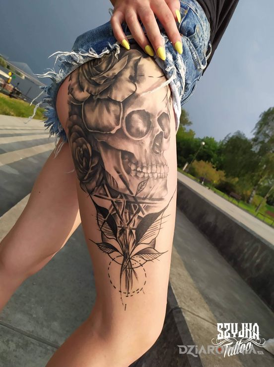 Tatuaż czaszunia - seksowne