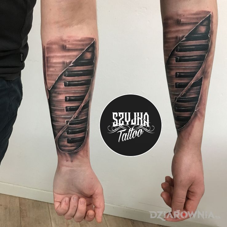 Tatuaż klawisze - realistyczne