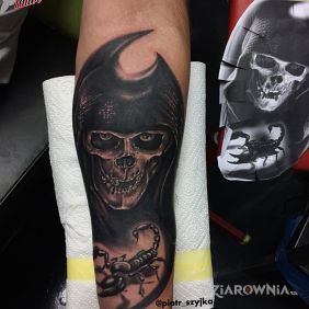 Sleeve in progress - czaszka / skorpion