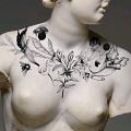 Wycena tatuażu - Wycena tatuażu - kwiatowy wzór, owady