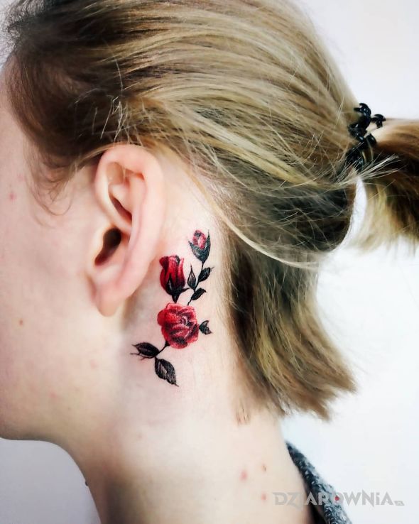 Tatuaż różyczki - kwiaty