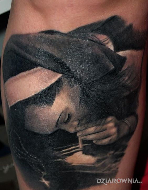 Tatuaż proszek w nos - realistyczne