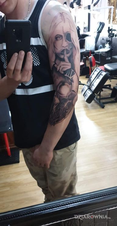 Tatuaż początek - czaszki