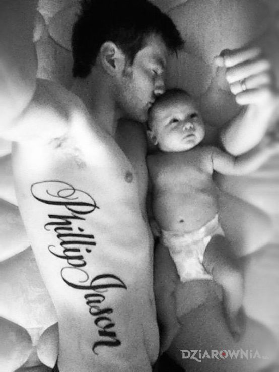 Tatuaż phillip jason - napisy