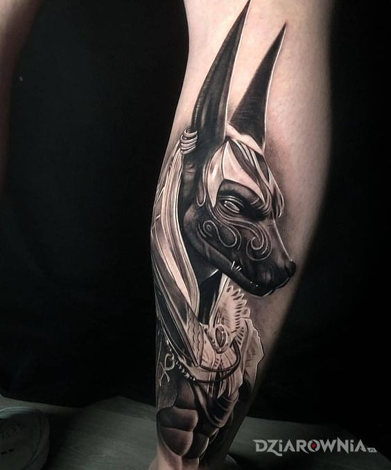 Tatuaż anubis - realistyczne