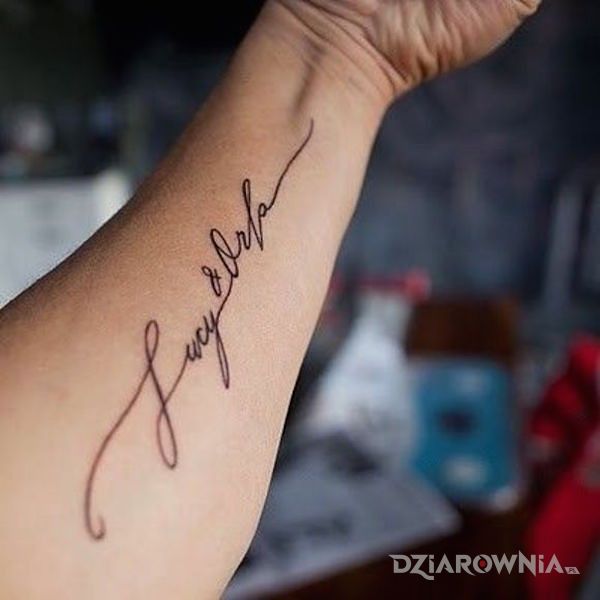 Tatuaż dwa imiona - napisy