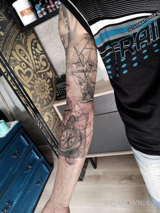 Tatuaż morskie klimaty - realistyczne