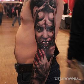 Rękaw z demoniczną kobietą