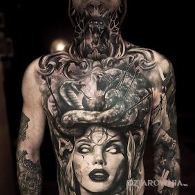 Białe oczy u kobiety