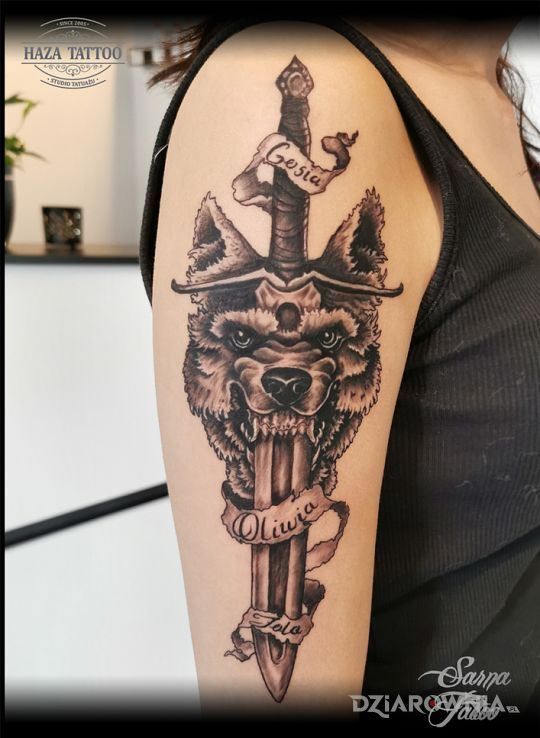 Tatuaż wilk sztylet - neotradycyjne