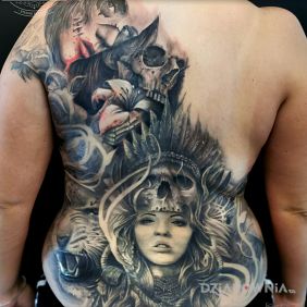 Kobieta, wilk, lew, czaszka