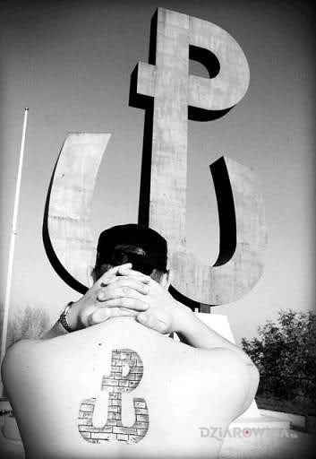 Tatuaż patriotycznie - patriotyczne