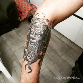 Posejdon :D z opatrunkiem ?