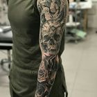 Aniołek nad czaszką