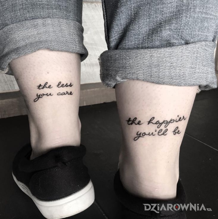 Tatuaż warto się mniej przejmować - napisy