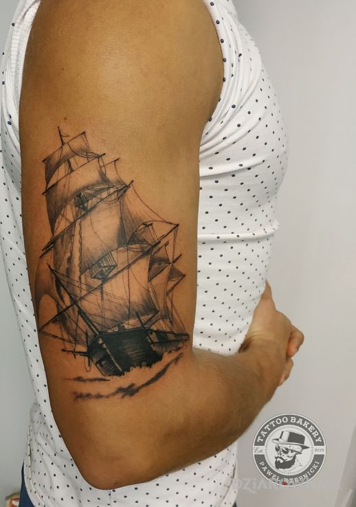 Tatuaż okręt - czarno-szare
