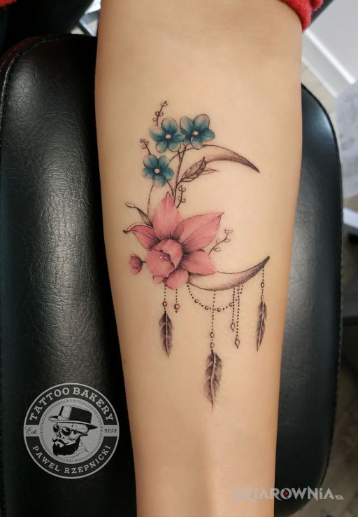 Tatuaż księżyc - kolorowe