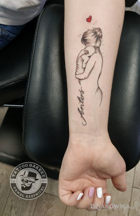 Tatuaż matka i dziecko - czarno-szare