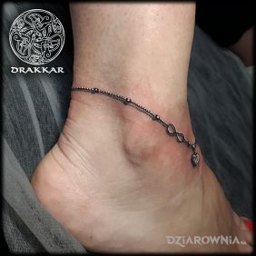 Bransoletka na kostce