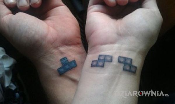 Tatuaż klocki tetrisa - miłosne