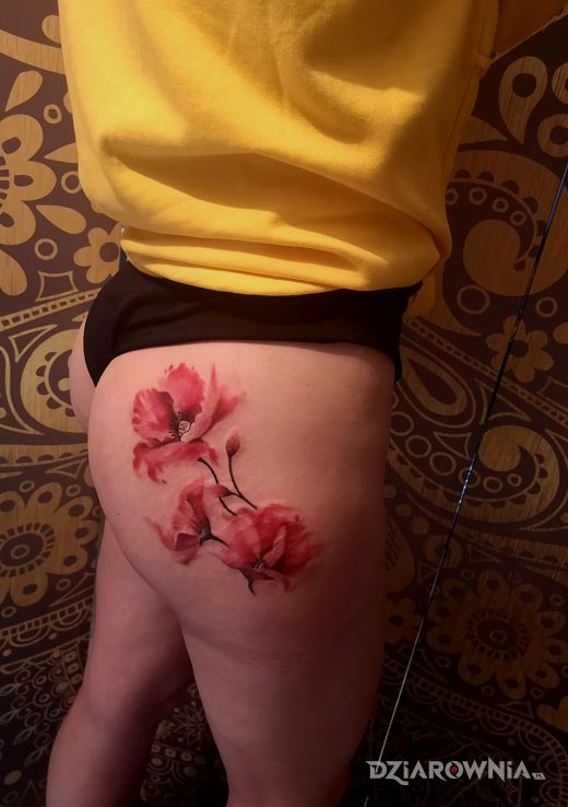 Tatuaż maki - kwiaty