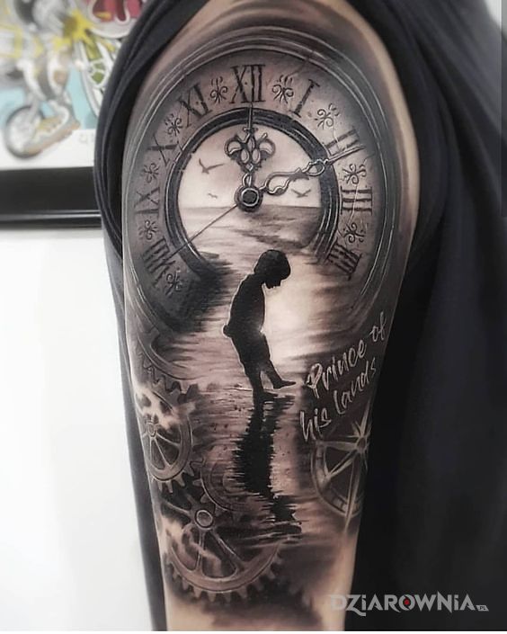 Tatuaż piękny zegar - czarno-szare