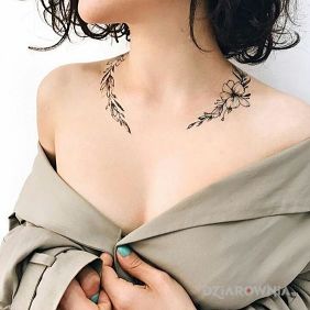 Kwiatki dookoła szyi