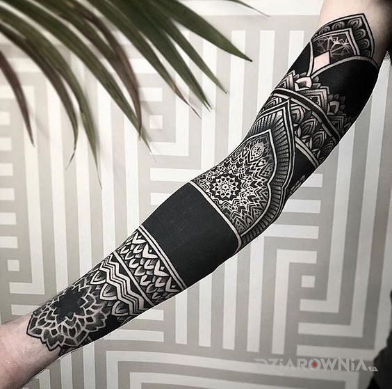 Tatuaż wzór pierwsza klasa - rękawy