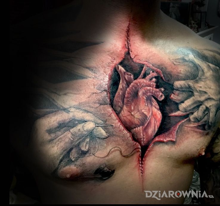 Tatuaż serducho - czarno-szare