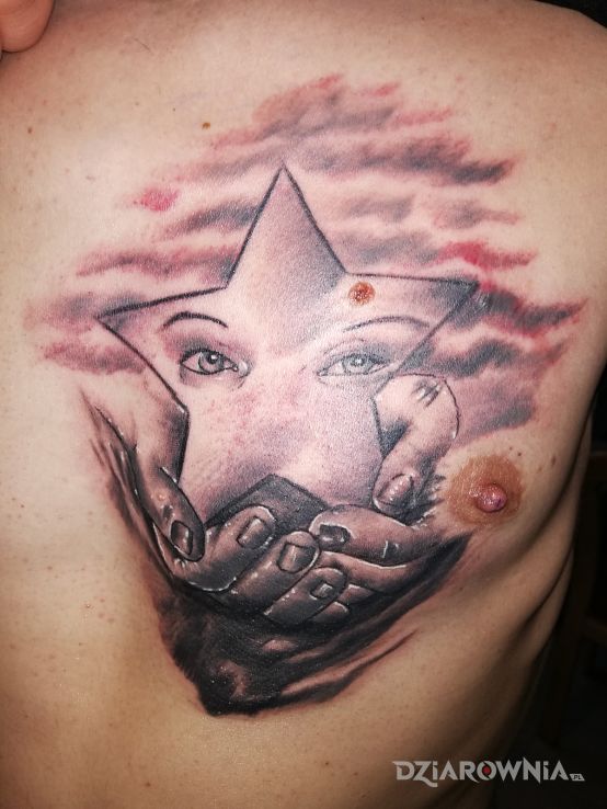 Tatuaż gwiazda - czarno-szare