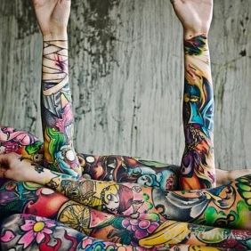 Kolorowe tatuaże 