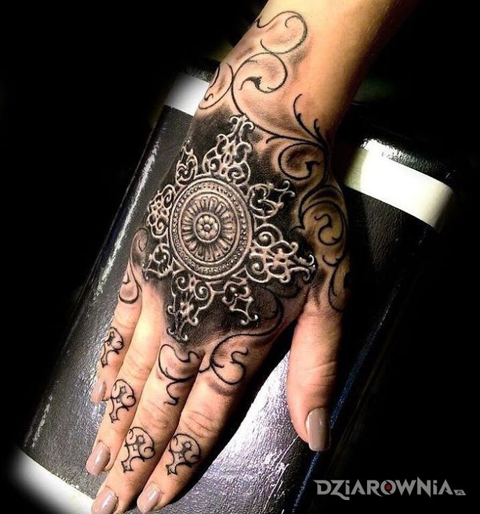 Tatuaż wzór 3d - 3D