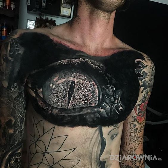 Tatuaż gadzie oko - smoki