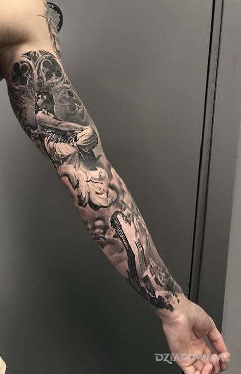 Tatuaż niebiańskie wrota - czarno-szare