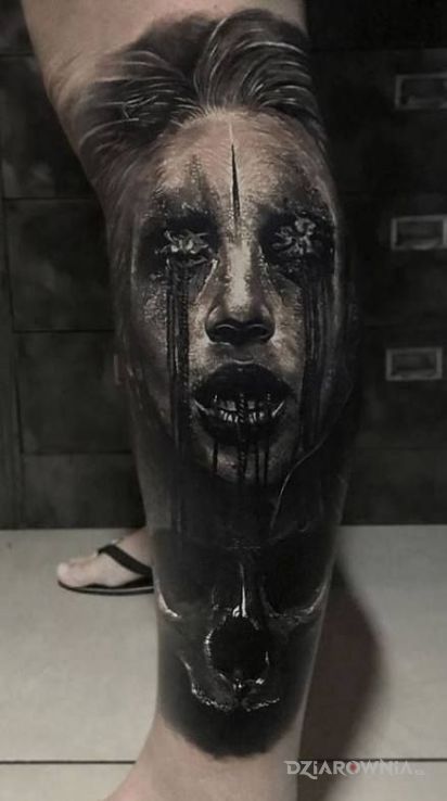 Tatuaż przerazajacy widok - czaszki