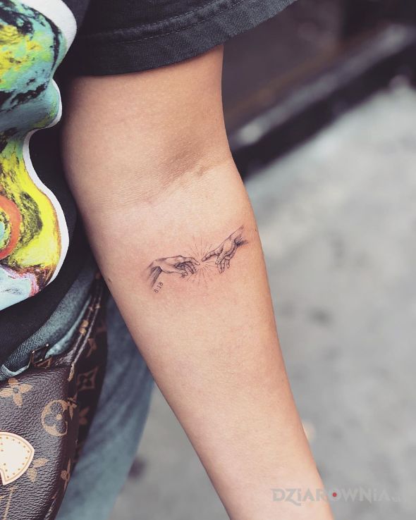 Tatuaż dwie dłonie - pozostałe