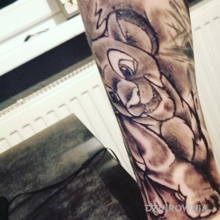 Tatuaż simba - czarno-szare