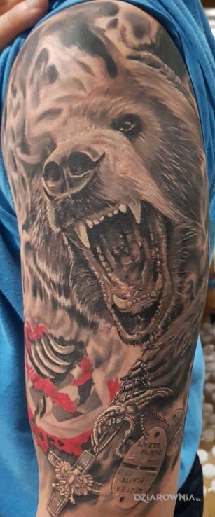 Tatuaż miś wojtek - patriotyczne