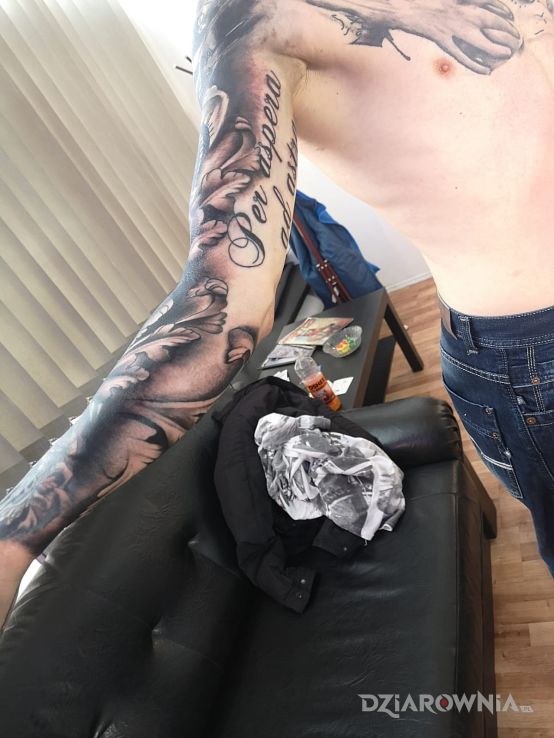Tatuaż hmm - czarno-szare