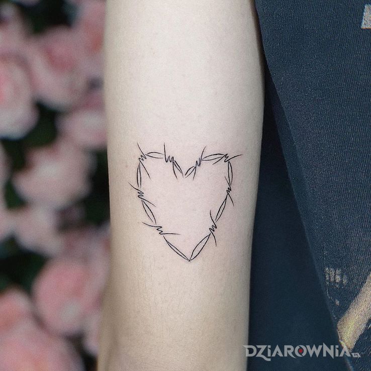Tatuaż druciate serce - pozostałe