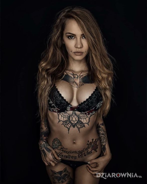 Tatuaż szatyna - napisy