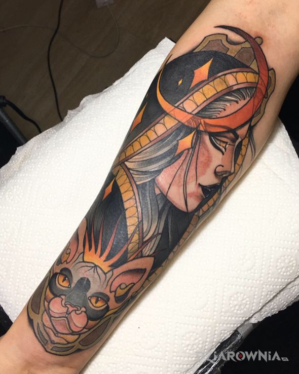 Tatuaż wiedźma  kot  neotraditional - gwiazdy