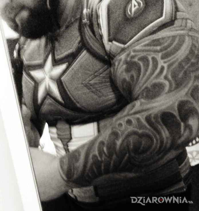 Tatuaż łapa - czarno-szare