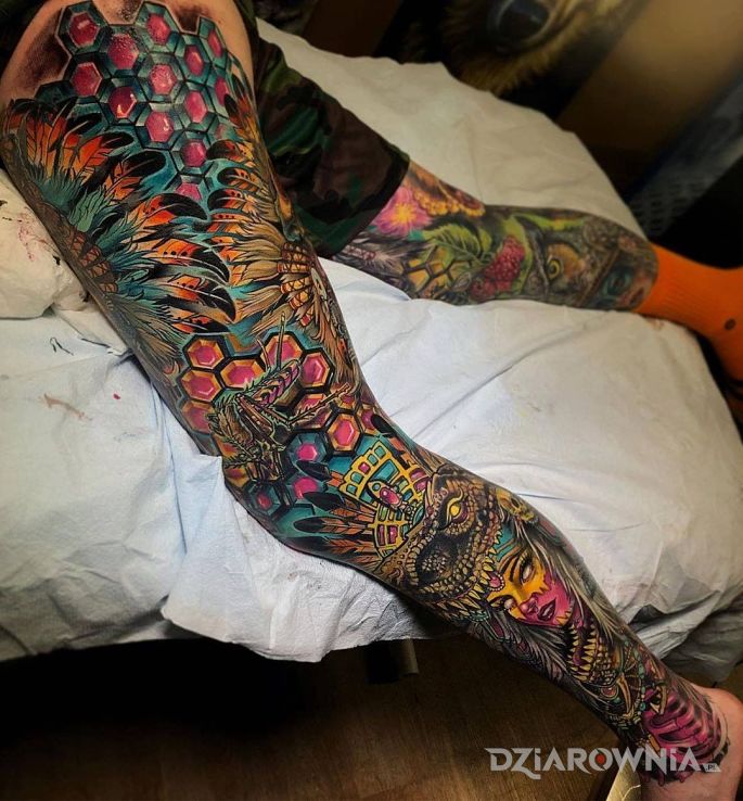 Tatuaż wyjątkowo kolorowy indianin - rękawy