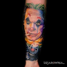 Joker na przedramieniu w kolorach. Sztos od Dr Janko