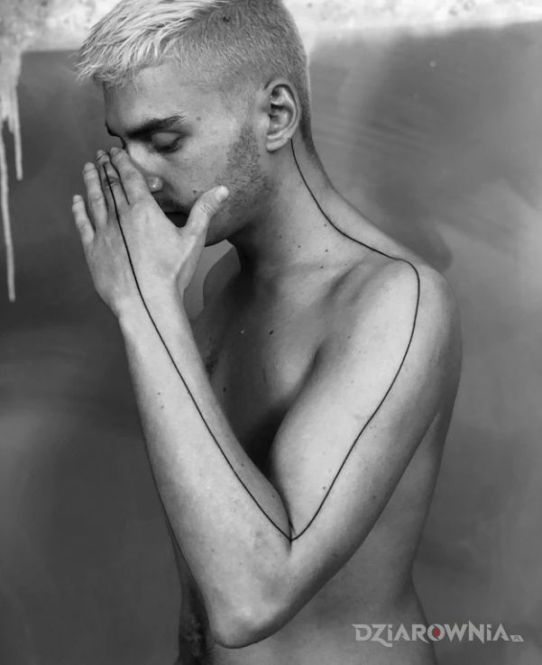 Tatuaż minimal - anatomiczne