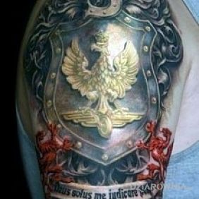 Złoty orzeł na zbroji 