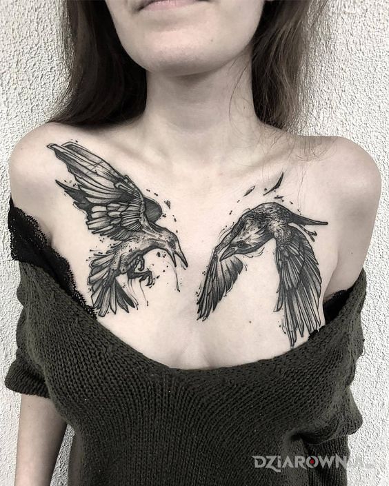 Tatuaż dwa kruki - czarno-szare