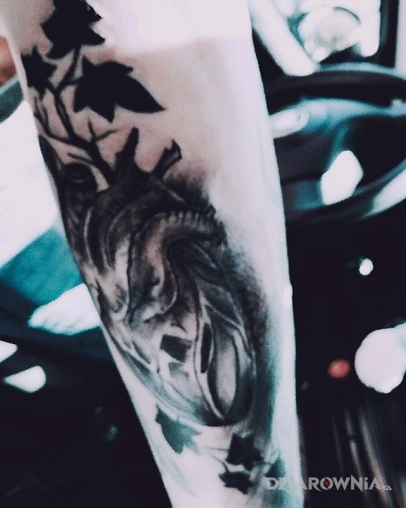 Tatuaż serce - czarno-szare